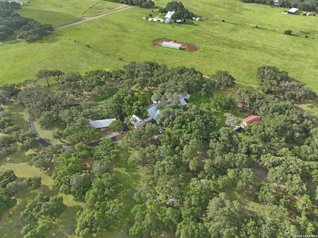 122 WOODLAND RANCH RD, Boerne, TX 78015