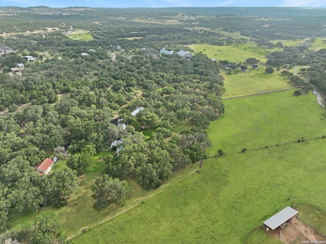 122 WOODLAND RANCH RD, Boerne, TX 78015