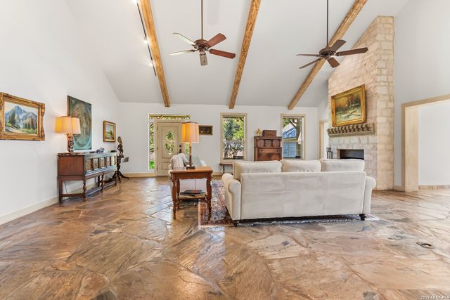 122 WOODLAND RANCH RD, Boerne, TX 78015