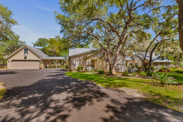 122 WOODLAND RANCH RD, Boerne, TX 78015