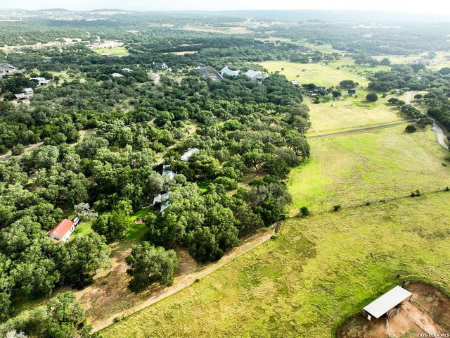 122 WOODLAND RANCH RD, Boerne, TX 78015