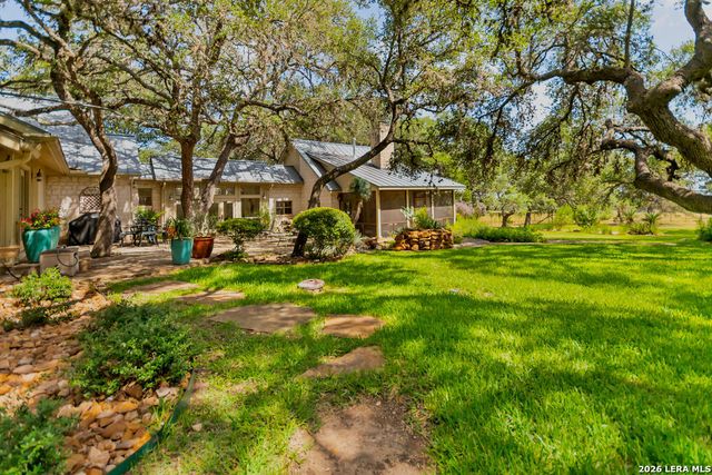 122 WOODLAND RANCH RD, Boerne, TX 78015