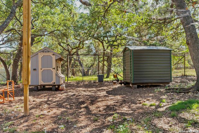 122 WOODLAND RANCH RD, Boerne, TX 78015