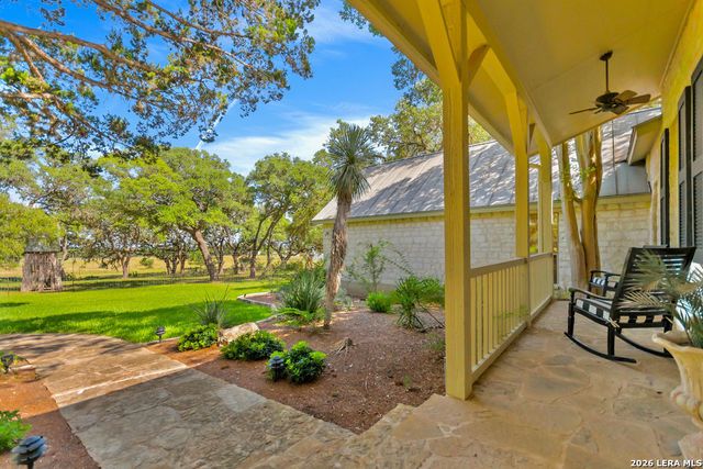 122 WOODLAND RANCH RD, Boerne, TX 78015