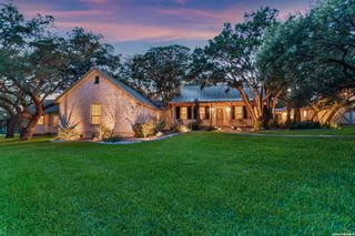 122 WOODLAND RANCH RD, Boerne, TX 78015