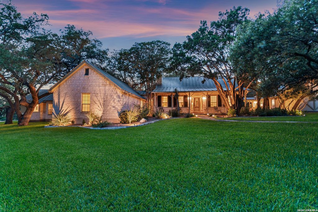 122 WOODLAND RANCH RD, Boerne, TX 78015