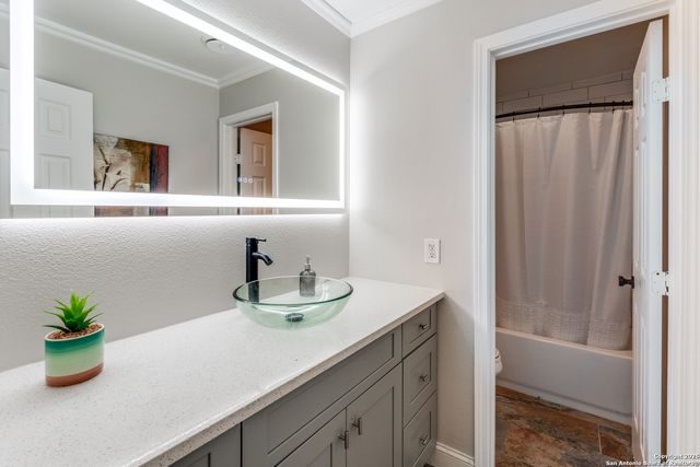 640 Crest Lane, New Braunfels, TX 78130