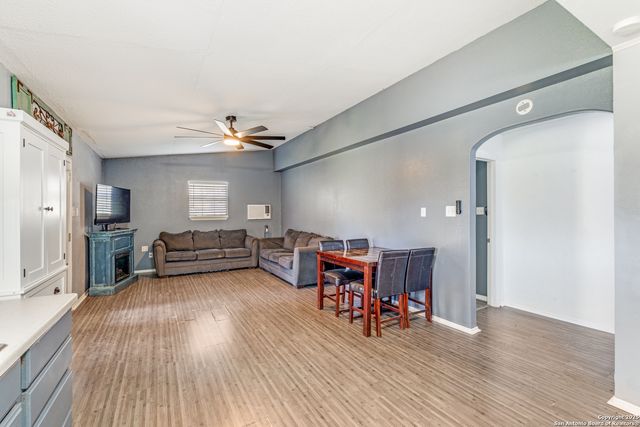 640 Crest Lane, New Braunfels, TX 78130