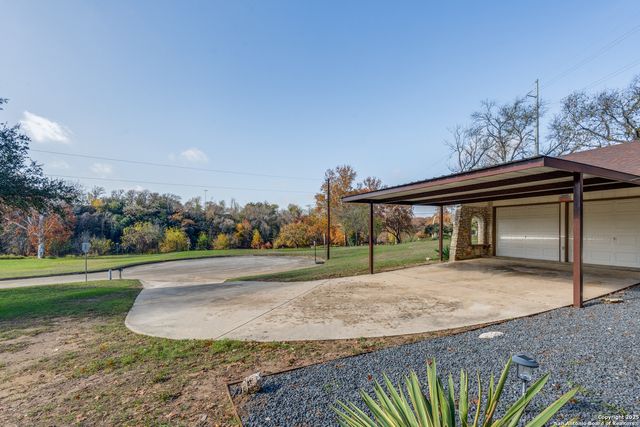 640 Crest Lane, New Braunfels, TX 78130