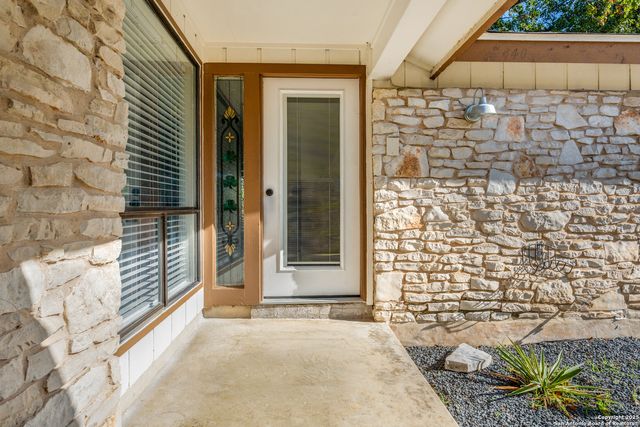 640 Crest Lane, New Braunfels, TX 78130