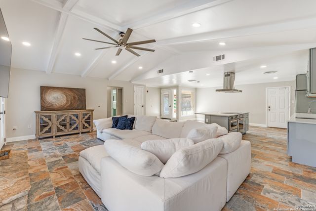 640 Crest Lane, New Braunfels, TX 78130