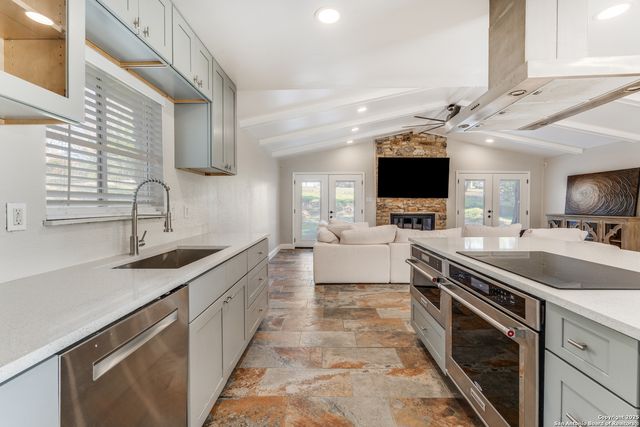 640 Crest Lane, New Braunfels, TX 78130