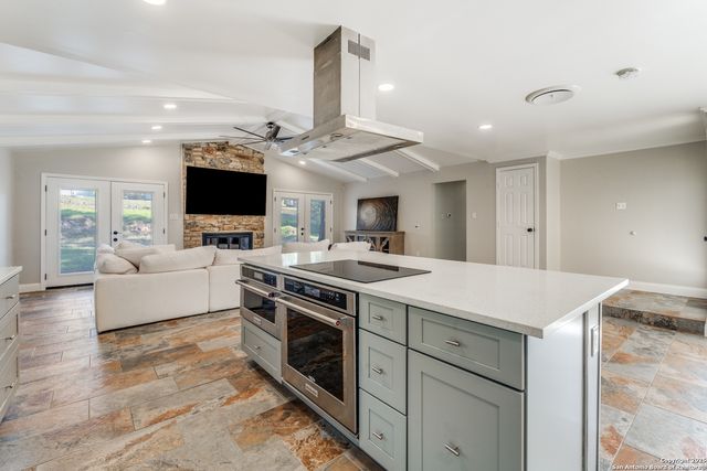 640 Crest Lane, New Braunfels, TX 78130