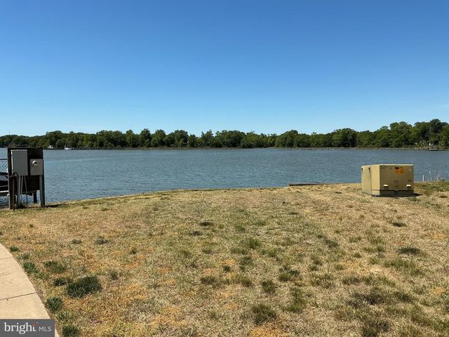 125 LYNNHAVEN CT, Colonial Beach, VA 22443