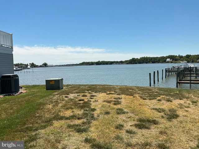 125 LYNNHAVEN CT, Colonial Beach, VA 22443