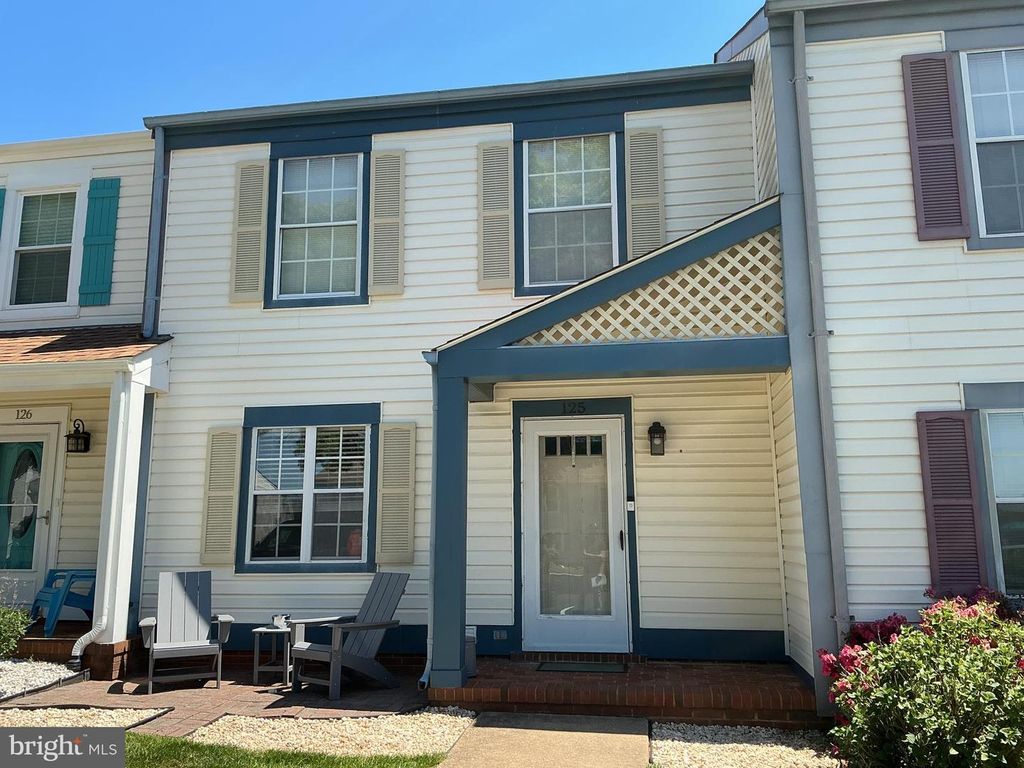 125 LYNNHAVEN CT, Colonial Beach, VA 22443