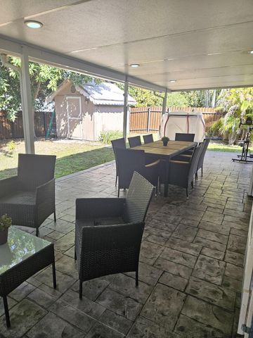 13431 SW 9th Place, Davie, FL 33325