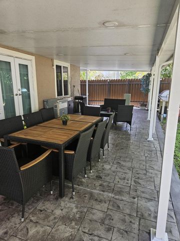 13431 SW 9th Place, Davie, FL 33325