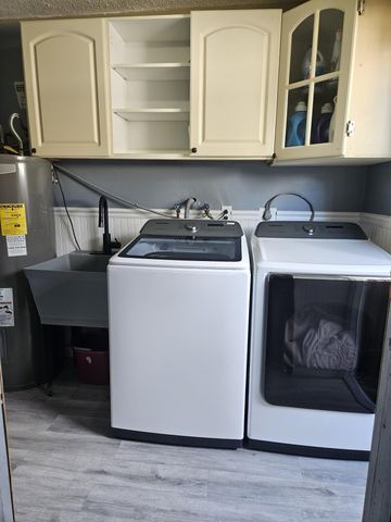 13431 SW 9th Place, Davie, FL 33325