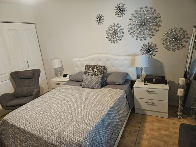 13431 SW 9th Place, Davie, FL 33325