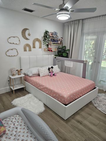 13431 SW 9th Place, Davie, FL 33325