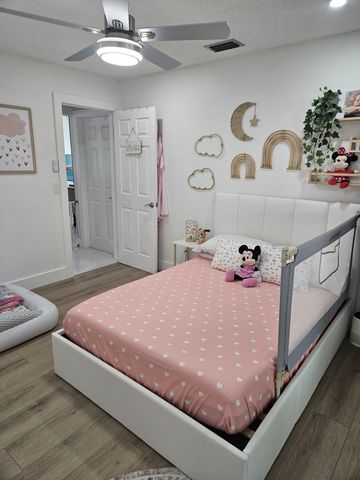 13431 SW 9th Place, Davie, FL 33325