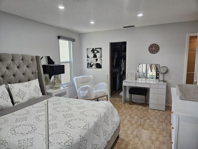 13431 SW 9th Place, Davie, FL 33325