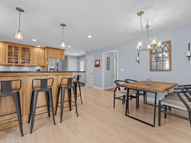 12 Fitzgerald Ln, Southborough, MA 01772