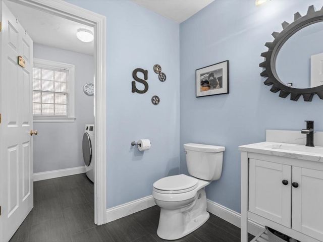 12 Fitzgerald Ln, Southborough, MA 01772