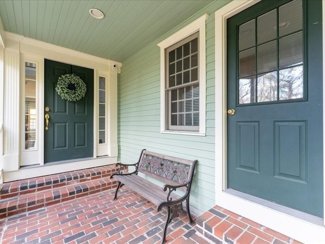 12 Fitzgerald Ln, Southborough, MA 01772