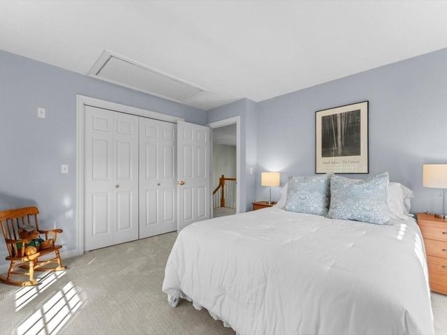 12 Fitzgerald Ln, Southborough, MA 01772