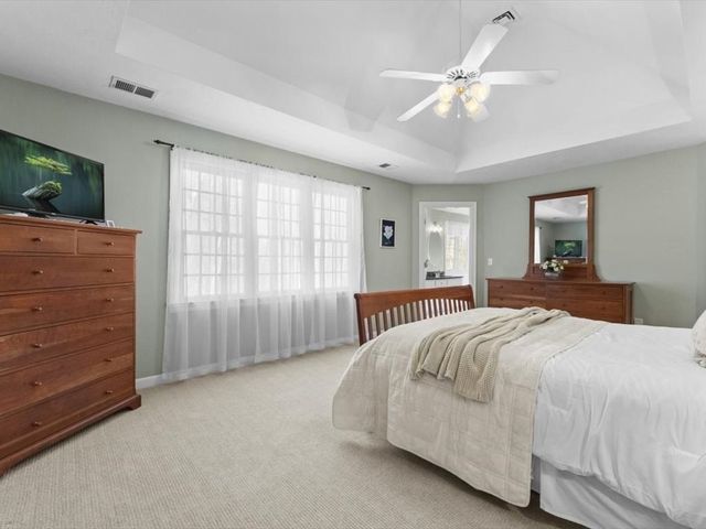 12 Fitzgerald Ln, Southborough, MA 01772