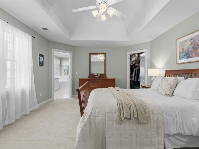 12 Fitzgerald Ln, Southborough, MA 01772