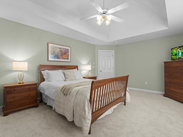 12 Fitzgerald Ln, Southborough, MA 01772