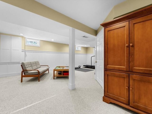 12 Fitzgerald Ln, Southborough, MA 01772