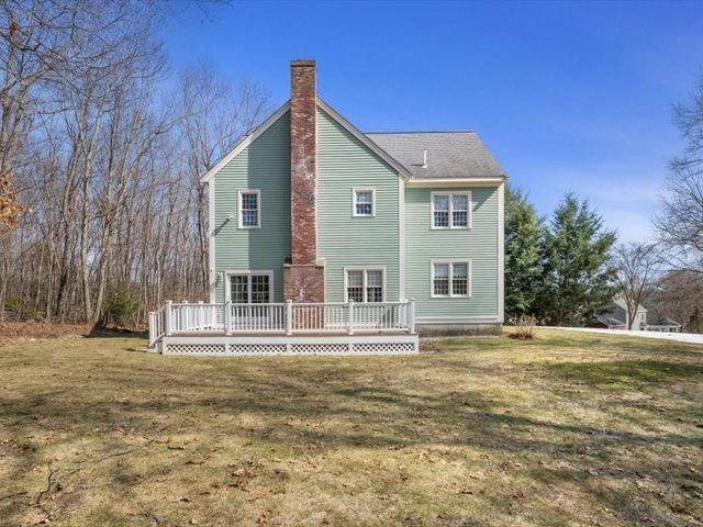 12 Fitzgerald Ln, Southborough, MA 01772