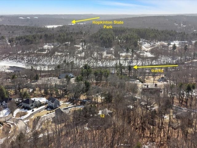 12 Fitzgerald Ln, Southborough, MA 01772