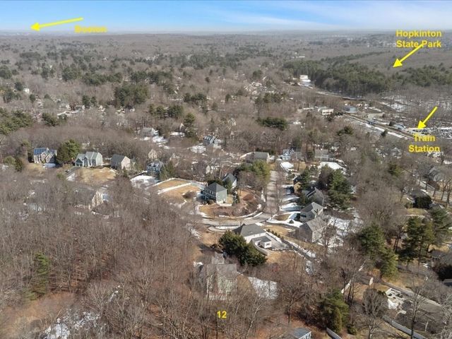 12 Fitzgerald Ln, Southborough, MA 01772