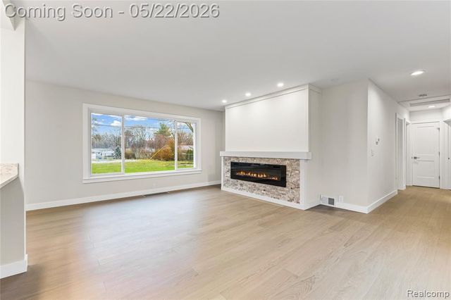 3460 Clayton Avenue, Waterford, MI 48329