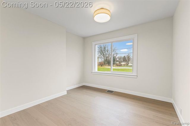 3460 Clayton Avenue, Waterford, MI 48329