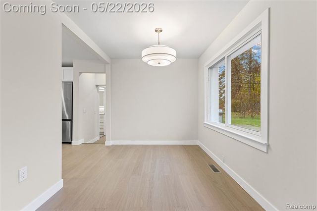 3460 Clayton Avenue, Waterford, MI 48329