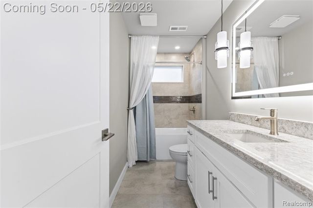 3460 Clayton Avenue, Waterford, MI 48329