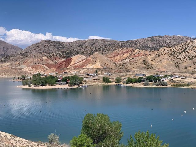 12 Boysen Marina Rd, Shoshoni, WY 82649