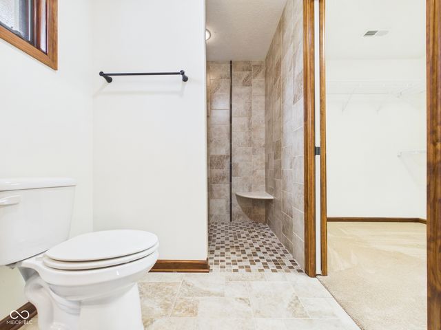 143 Devonshire Court, Anderson, IN 46013