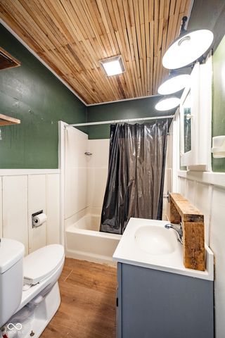 211 Howard, Rockville, IN 47872