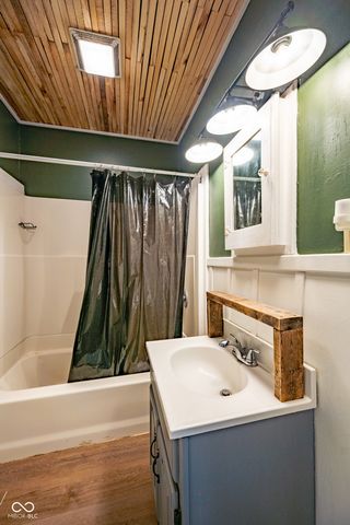 211 Howard, Rockville, IN 47872