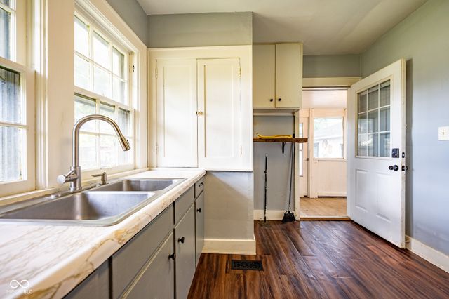 211 Howard, Rockville, IN 47872
