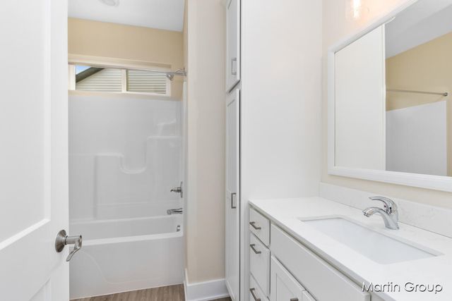 2213 Watertown Way Ne, City Of Grand Rapids, MI 49505