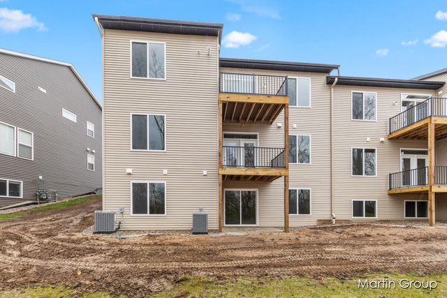 2213 Watertown Way Ne, City Of Grand Rapids, MI 49505