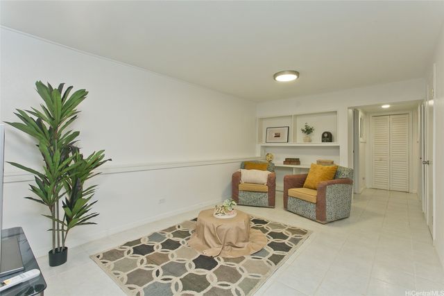 2742 Manoa Road, Honolulu, HI 96822